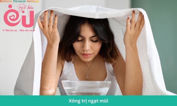 Xông hơi với tỏi là cách trị ngạt mũi an toàn cho bà bầu. 