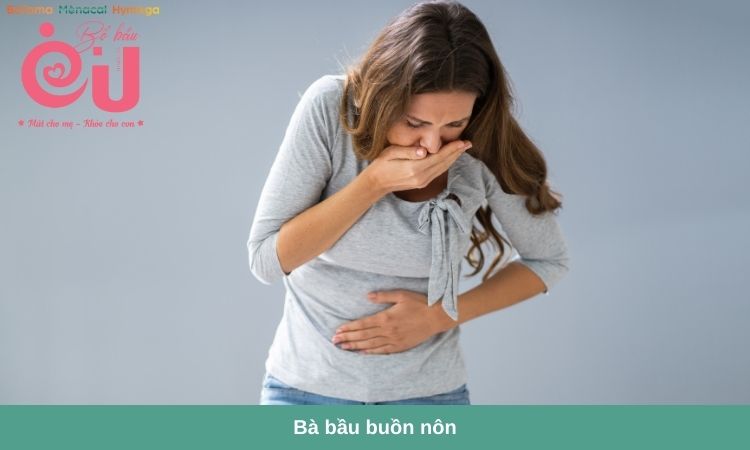 Buồn nôn là dấu hiệu thường gặp khi bà bầu bị nhiễm khuẩn Listeria.