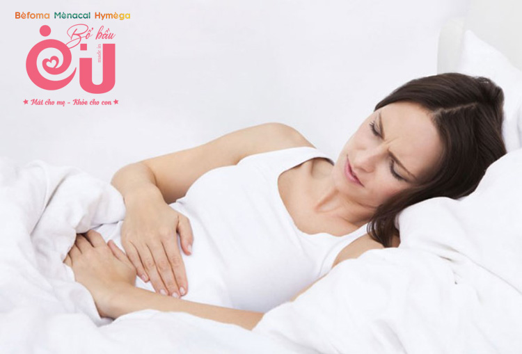 Nếu mẹ bầu đau bụng kèm theo các dấu hiệu bất thường như chảy máu thì cần khám ngay