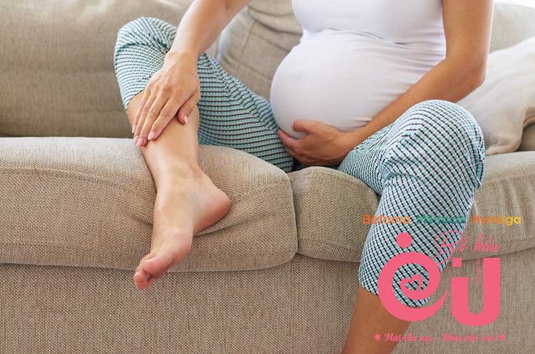 Hầu hết các trường hợp phù chân khi mang thai không gây nguy hiểm 