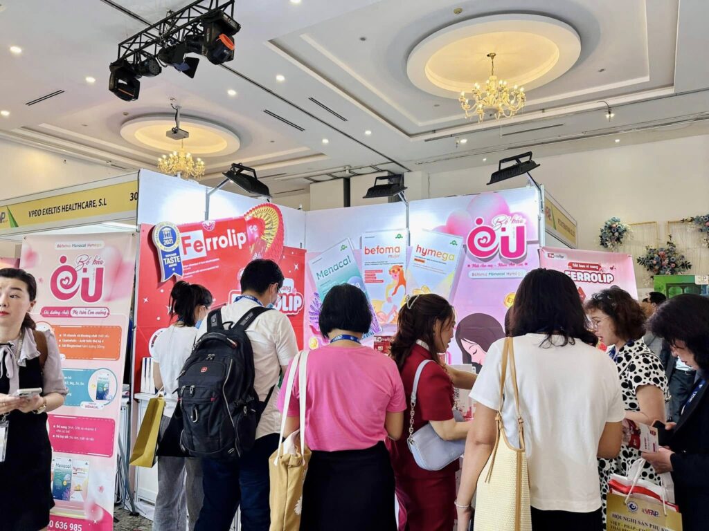 Gian hàng nổi bật là điểm đến thu hút nhiều chuyên gia